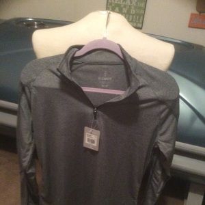 NWT Elevate size medium 1/4 zip
